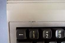 Lade das Bild in den Galerie-Viewer, Commodore C64 Computer