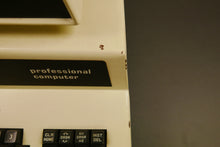 Lade das Bild in den Galerie-Viewer, Commodore PET 2001-32N Gehäuse