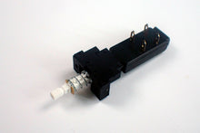 Lade das Bild in den Galerie-Viewer, Schalter für Commodore 1081/1084 Monitor