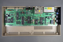Lade das Bild in den Galerie-Viewer, Commodore C64 Computer
