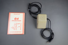 Lade das Bild in den Galerie-Viewer, Commodore C64 Computer
