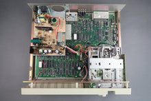 Lade das Bild in den Galerie-Viewer, Commodore C128D Computer
