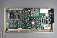 Lade das Bild in den Galerie-Viewer, Commodore C64 Computer
