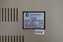 Lade das Bild in den Galerie-Viewer, Commodore C64 Computer
