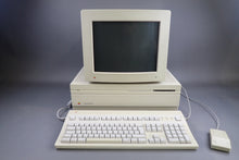 Lade das Bild in den Galerie-Viewer, Apple Macintosh II mit Monitor
