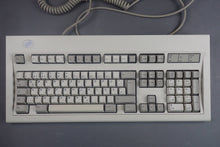 Lade das Bild in den Galerie-Viewer, IBM Modell M Tastatur
