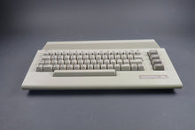 Lade das Bild in den Galerie-Viewer, Commodore C64C Computer
