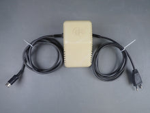 Lade das Bild in den Galerie-Viewer, Commodore C64 Computer
