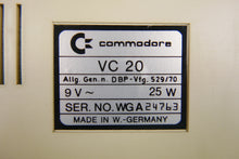 Lade das Bild in den Galerie-Viewer, Commodore VC-20 Seriennummer
